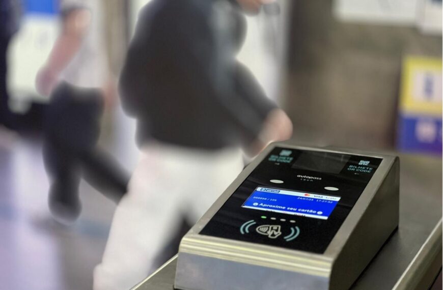 Metrô de São Paulo passa a aceitar cartão de crédito e débito por aproximação nas catracas