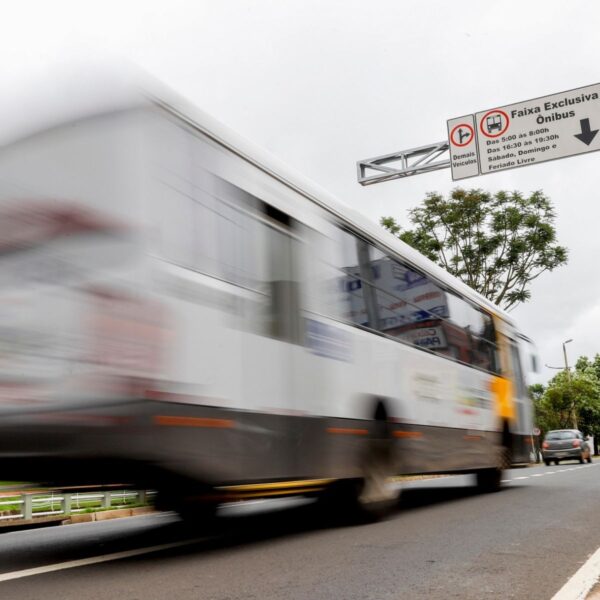 Transporte por ônibus fica mais caro enquanto produtividade segue em baixa