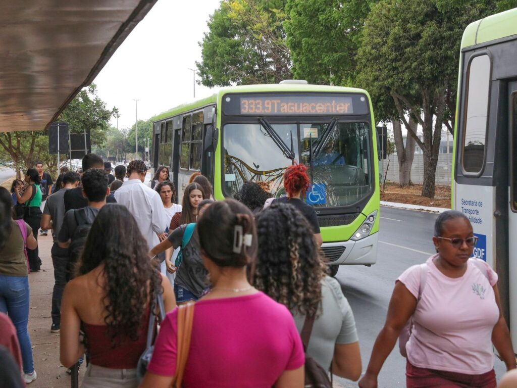 Celina Leão quer ampliar tarifa zero no DF e começar por inscritos no CadÚnico