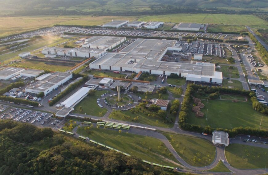 Fábrica da Volkswagen em Resende completa 30 anos e amplia produção de caminhões e ônibus