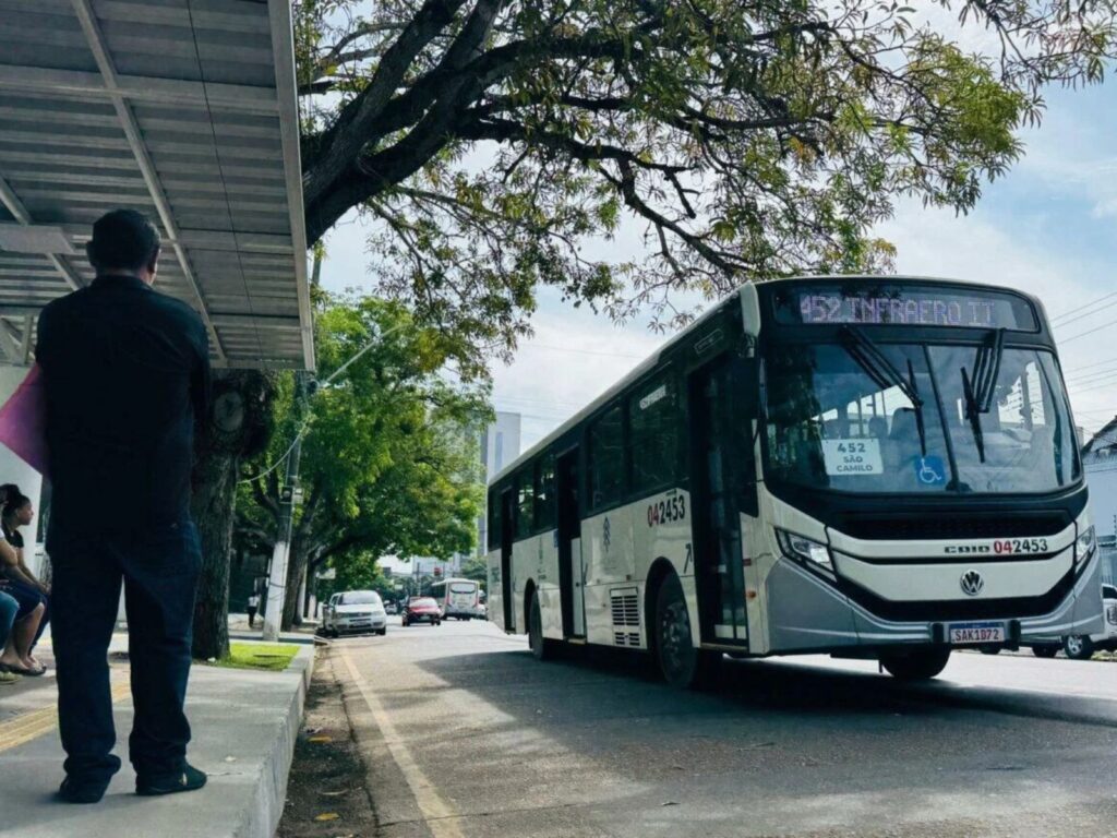 Greve de ônibus em Macapá chega ao quinto dia e mantém frota reduzida