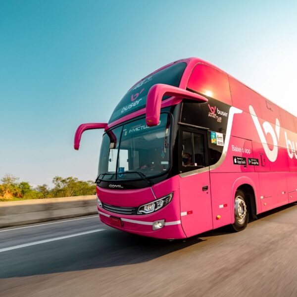 Julgamento sobre fretamento de ônibus e atuação da Buser é adiado pelo STF