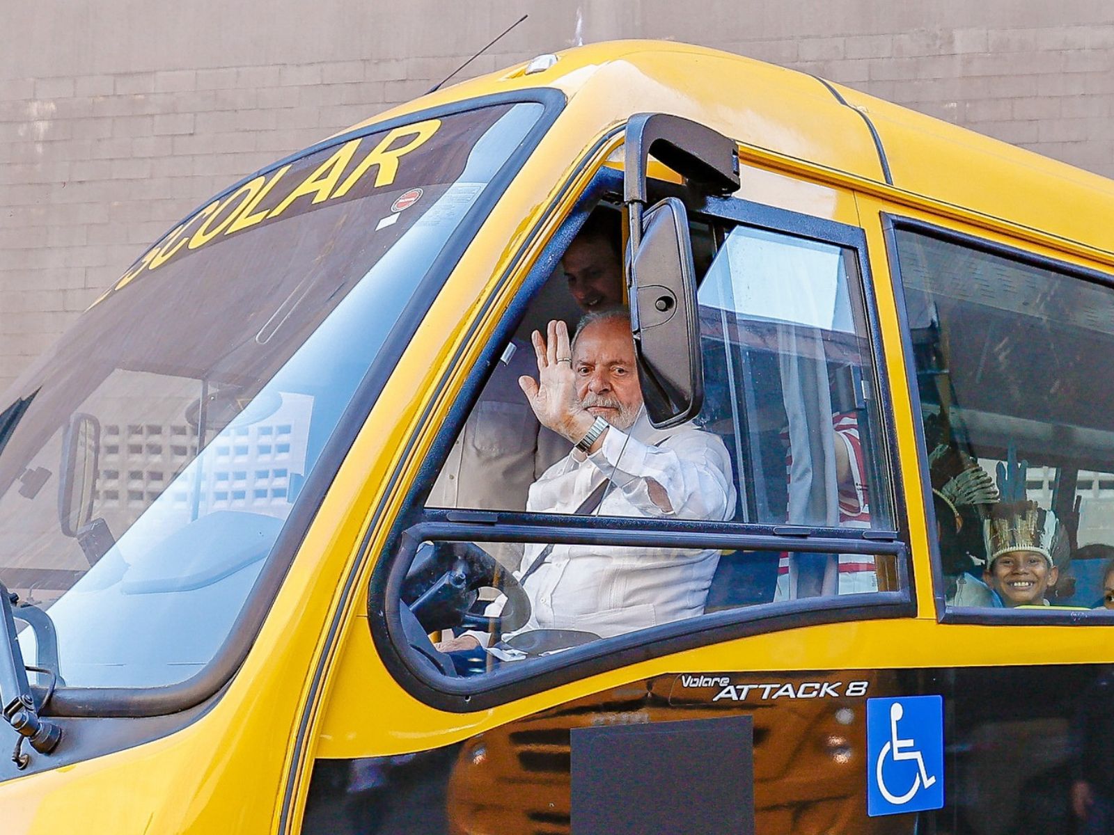 Lula chama empresários de ônibus de “sacanas” e cita retirada de frota em diversas cidades no 2º turno, incluindo Salvador, Recife, Maceió e João Pessoa
