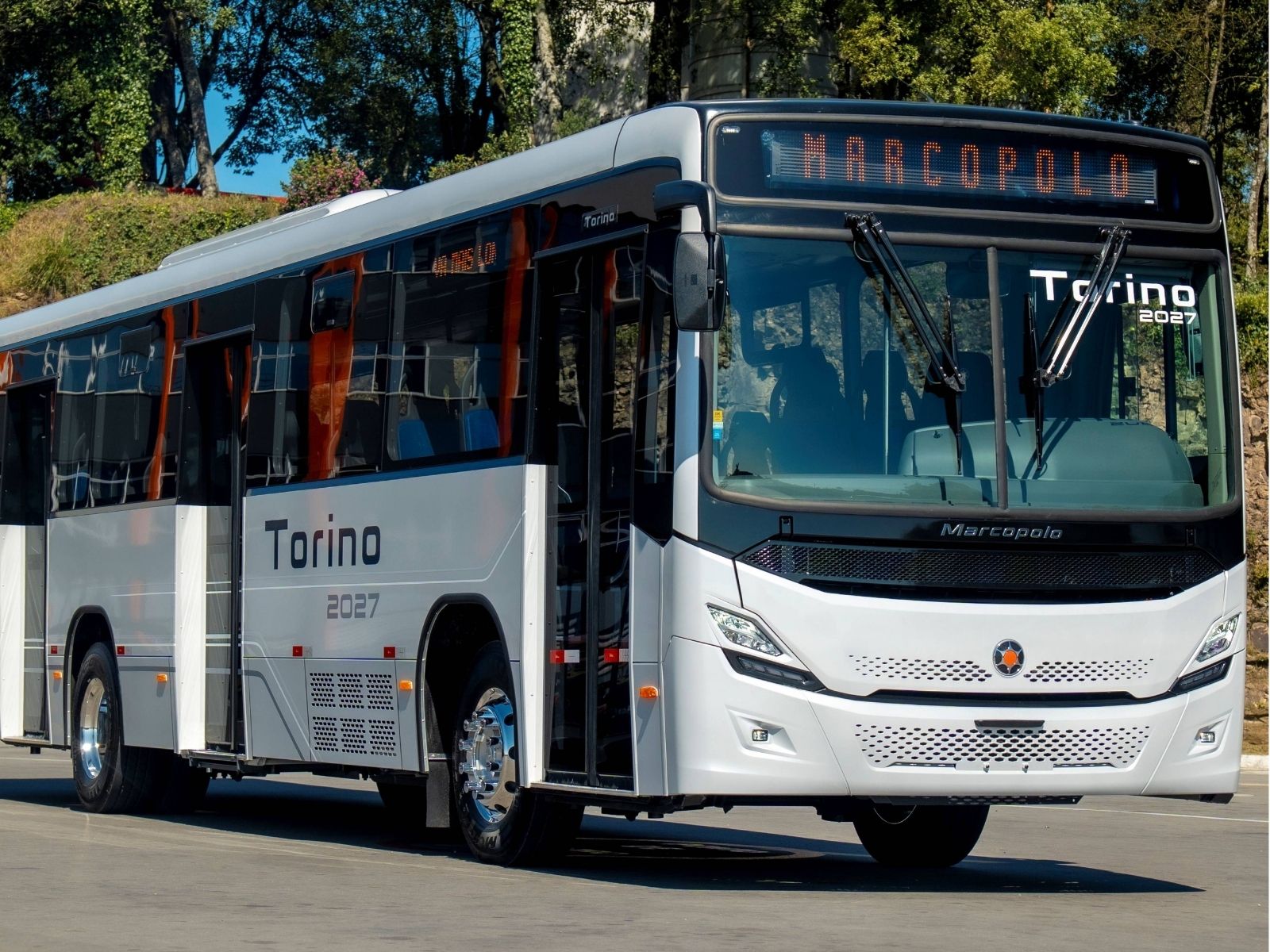 Marcopolo inicia entregas do novo Torino 2027