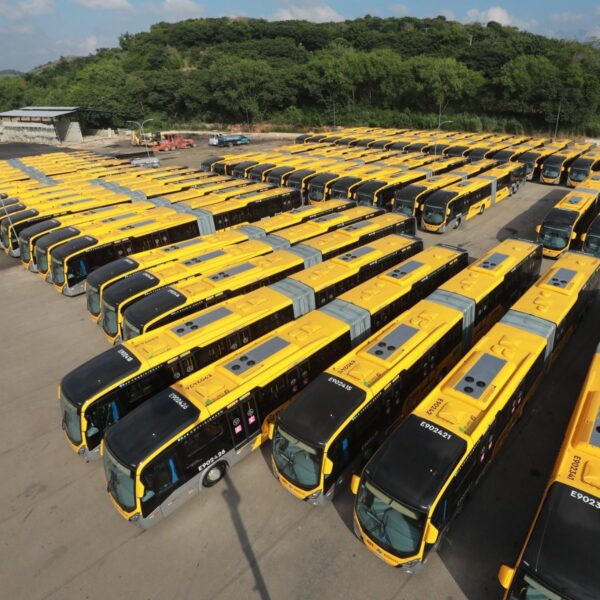 Mobi-Rio abre 30 vagas e oferece salário de R$ 4,3 mil para motoristas de ônibus
