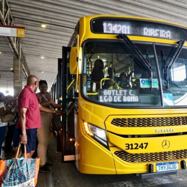 Ônibus de Salvador deixarão de aceitar pagamento em dinheiro